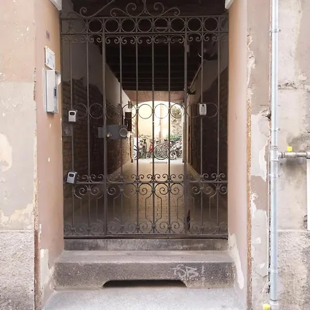 Centro Storico Davanti Al Duomo Di Pavia
