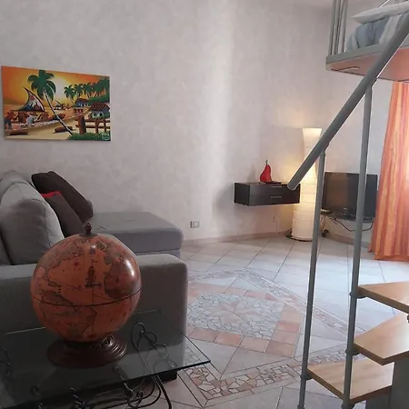 Centro Storico Davanti Al Duomo Di Apartman